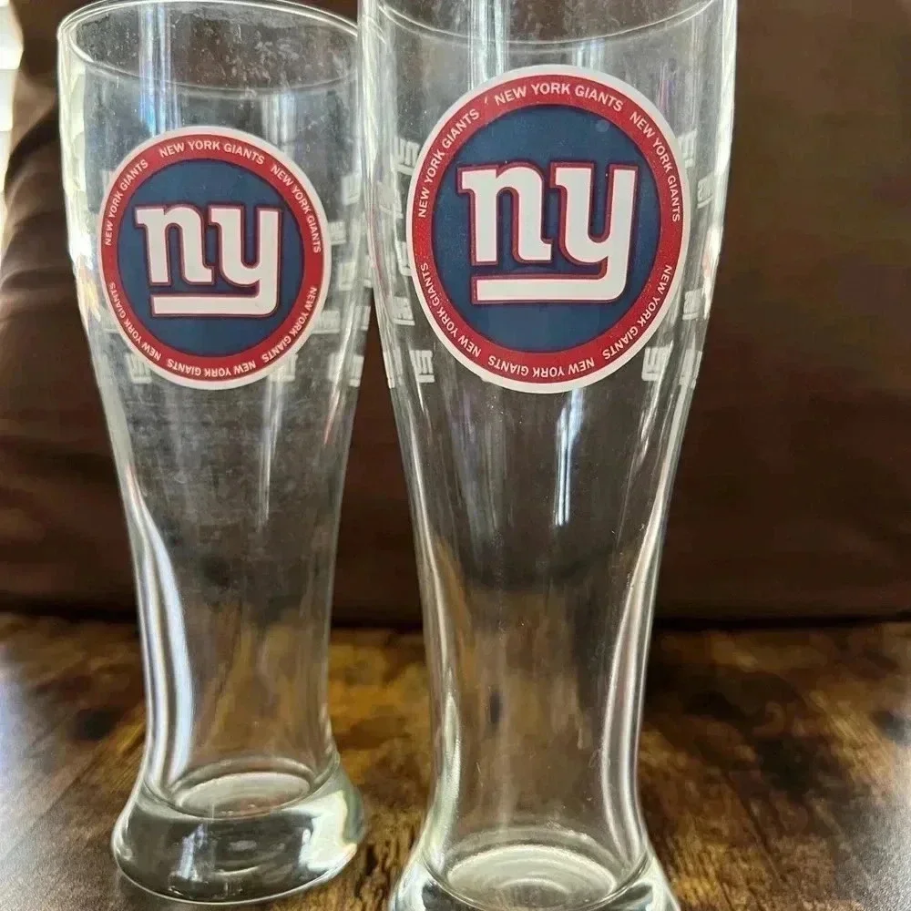 Set of 2, NFL New York Giants Pilsner glasses.